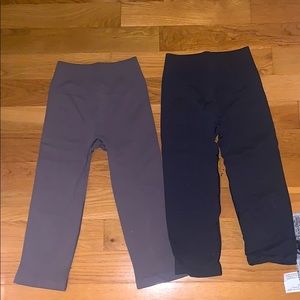 2 Lululemon cropped leggings in mauve and grey